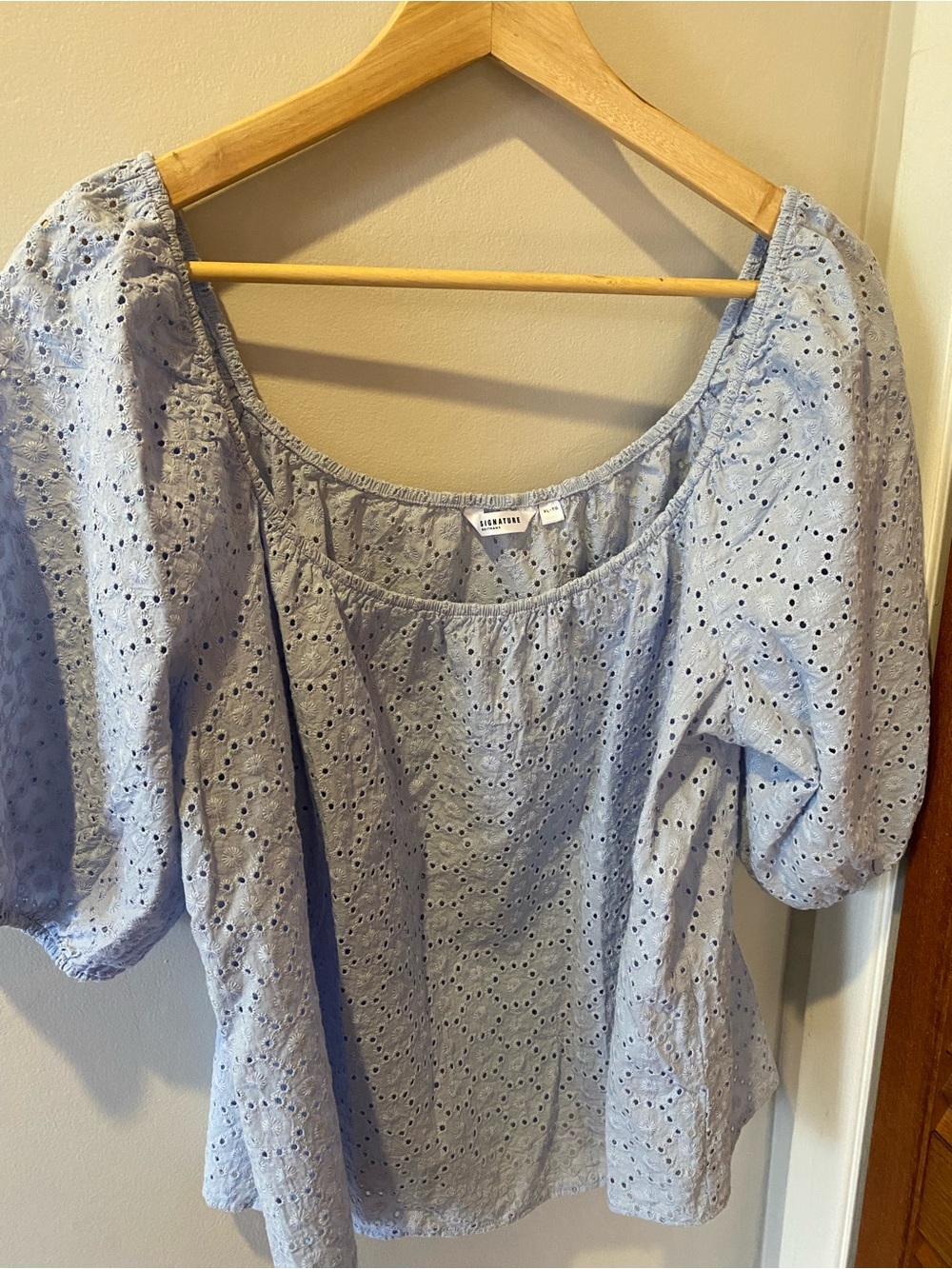 Reitmans Sky Blue Eyelet Puff Sleeve Blouse
